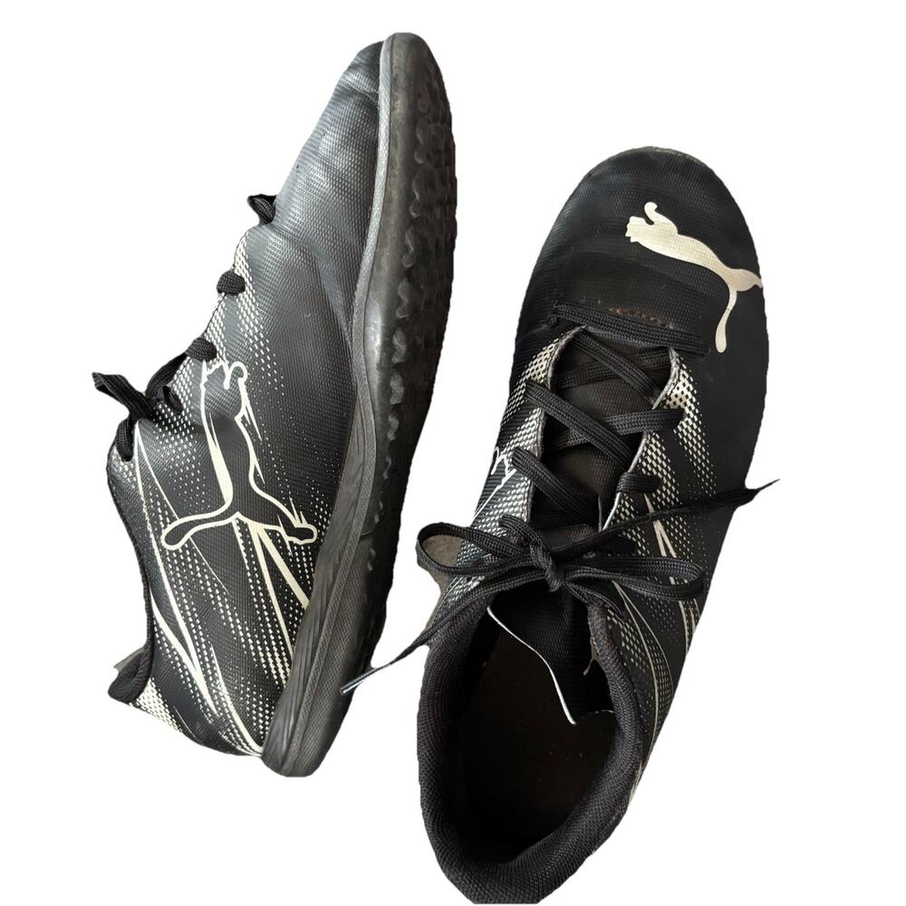 ATTACANTO Turf Training PUMA big Kids Size 4 US